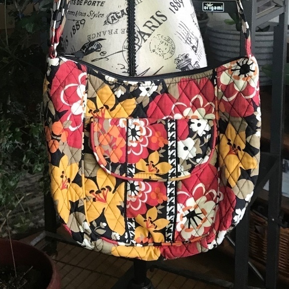 Vera Bradley Handbags - 🌻 Vera Bradley “Bitter Sweet” cross body bag